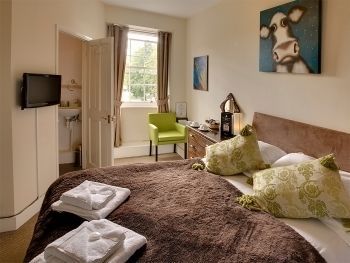 Отель The Old Court 3*